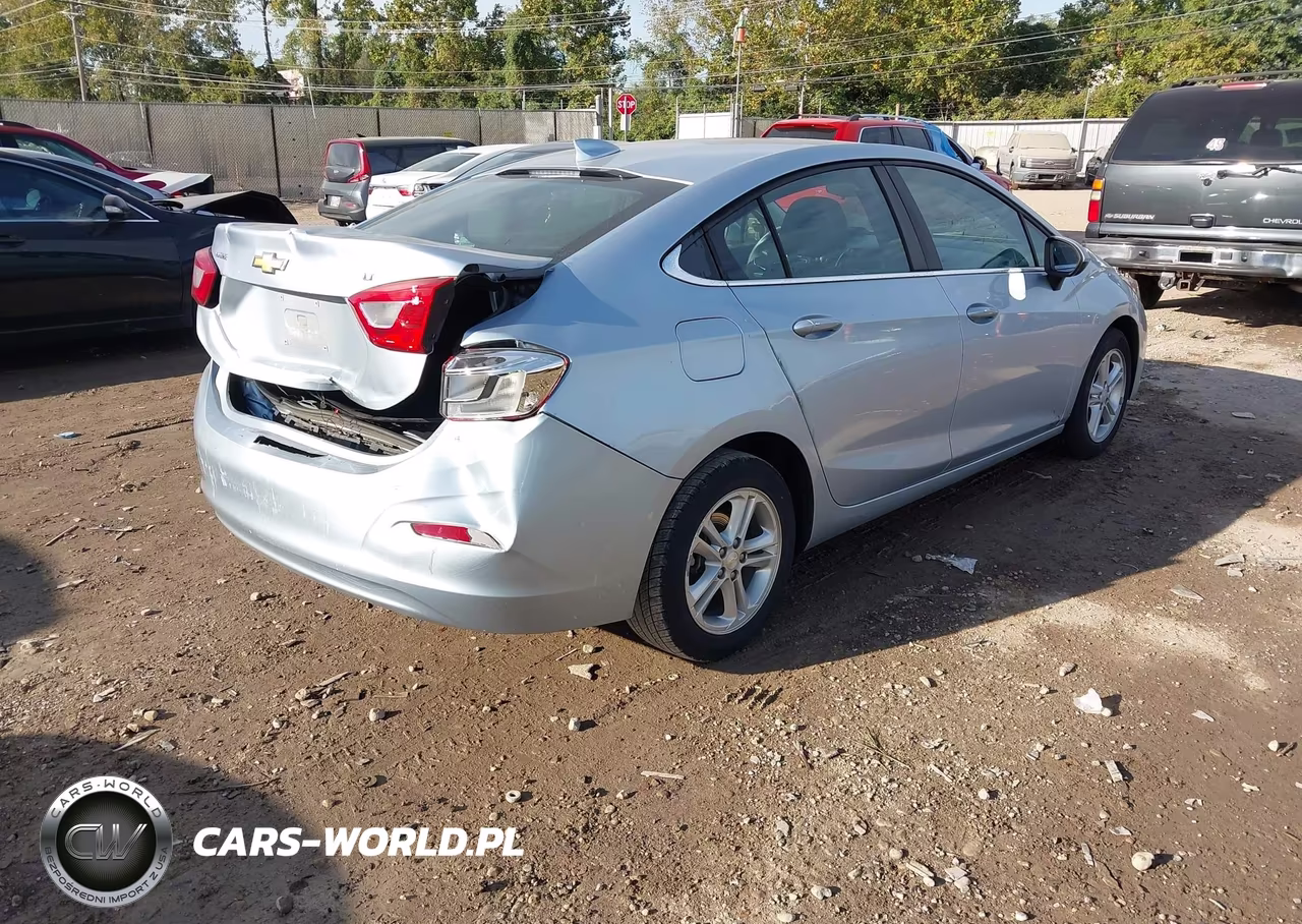 2018 Chevrolet Cruze Lt Auto VIN:1G1BE5SM3J7162715 - 4