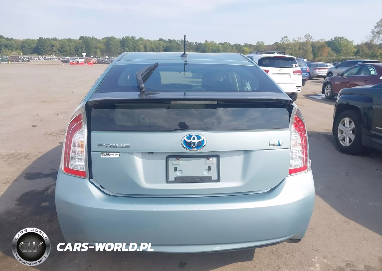 2015 Toyota Prius Three VIN:JTDKN3DU9F1904294 - 16