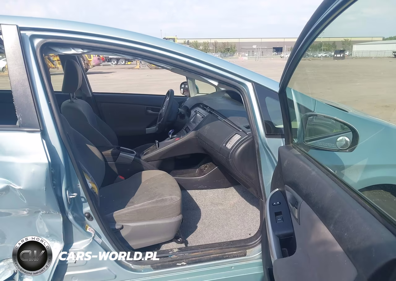 2015 Toyota Prius Three VIN:JTDKN3DU9F1904294 - 5