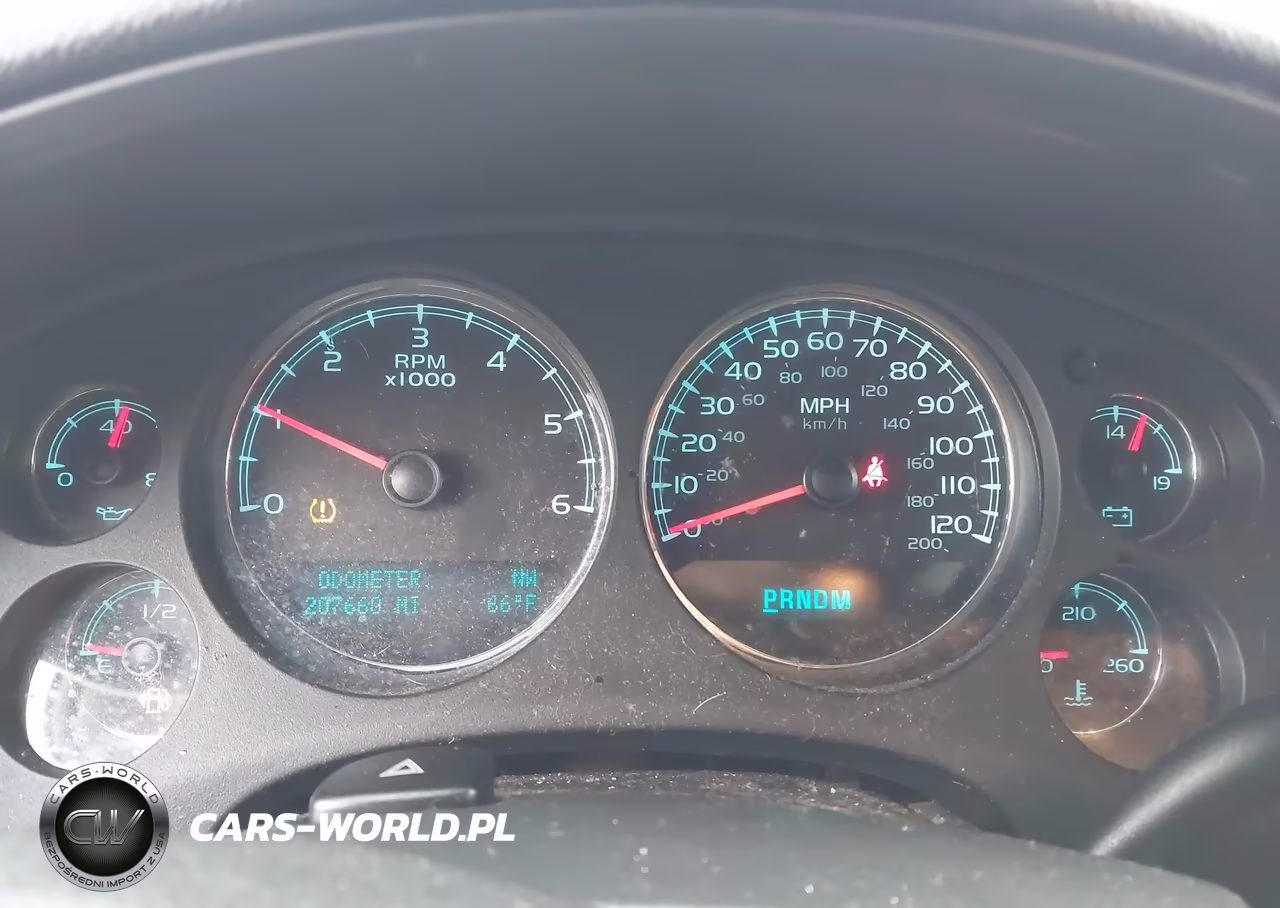 2011 Chevrolet Tahoe Ls VIN:1GNSKAE07BR116187 - 7