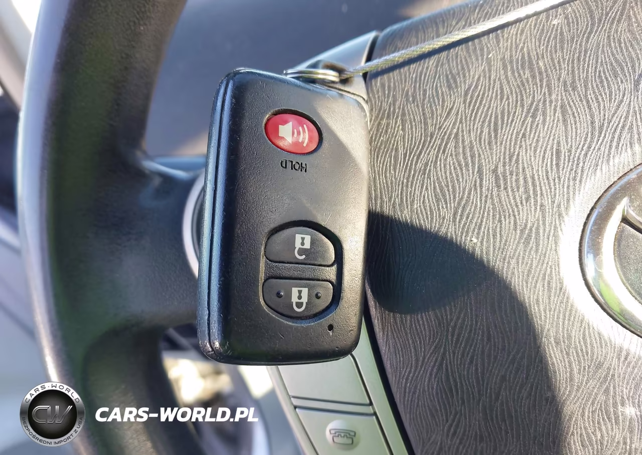 2013 Toyota Prius Two VIN:JTDKN3DU1D1676031 - 11