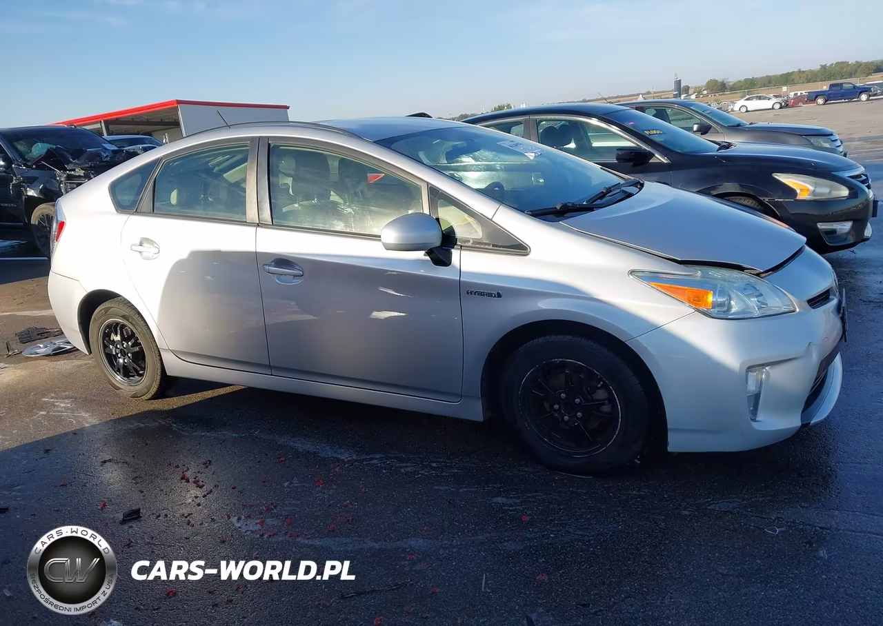 2013 Toyota Prius Two VIN:JTDKN3DU1D1676031 - 13
