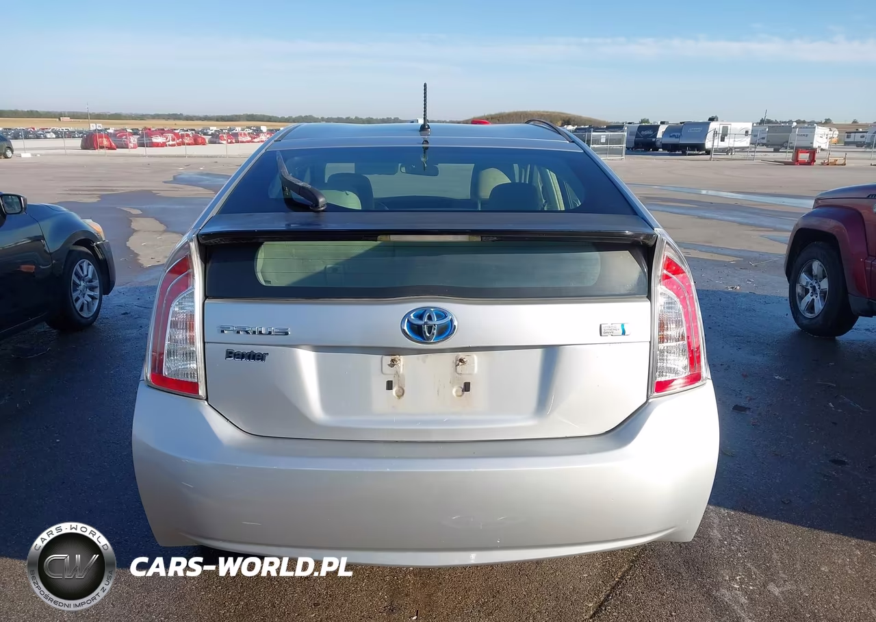 2013 Toyota Prius Two VIN:JTDKN3DU1D1676031 - 16