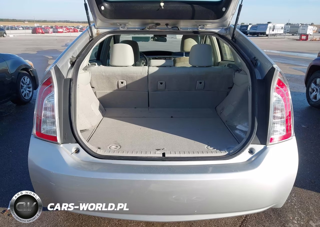2013 Toyota Prius Two VIN:JTDKN3DU1D1676031 - 17