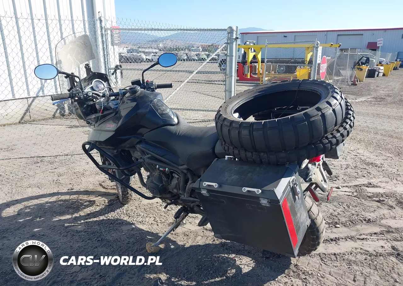 2015 Triumph Motorcycle Tiger 800Xcx VIN:SMTE07BF9FT689884 - 3