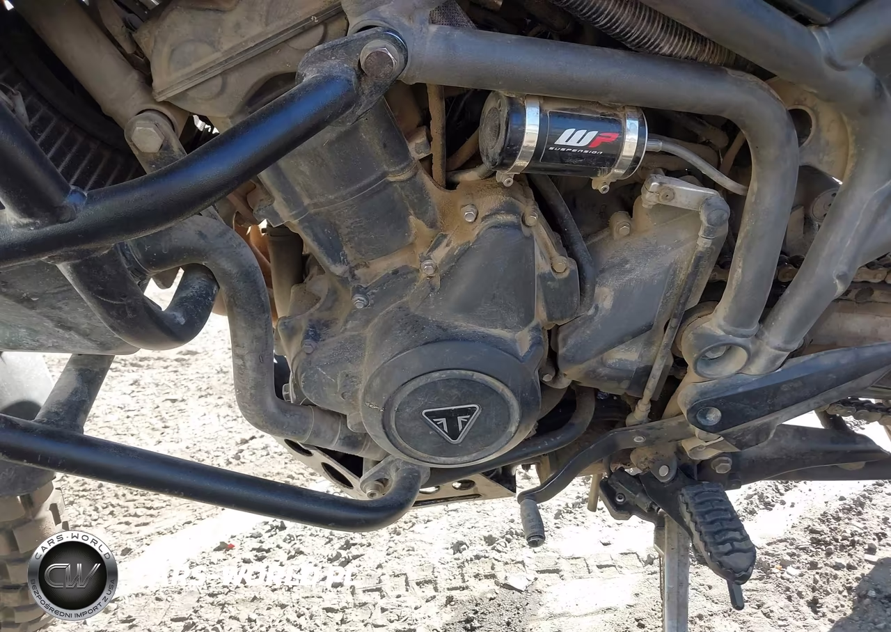 2015 Triumph Motorcycle Tiger 800Xcx VIN:SMTE07BF9FT689884 - 9