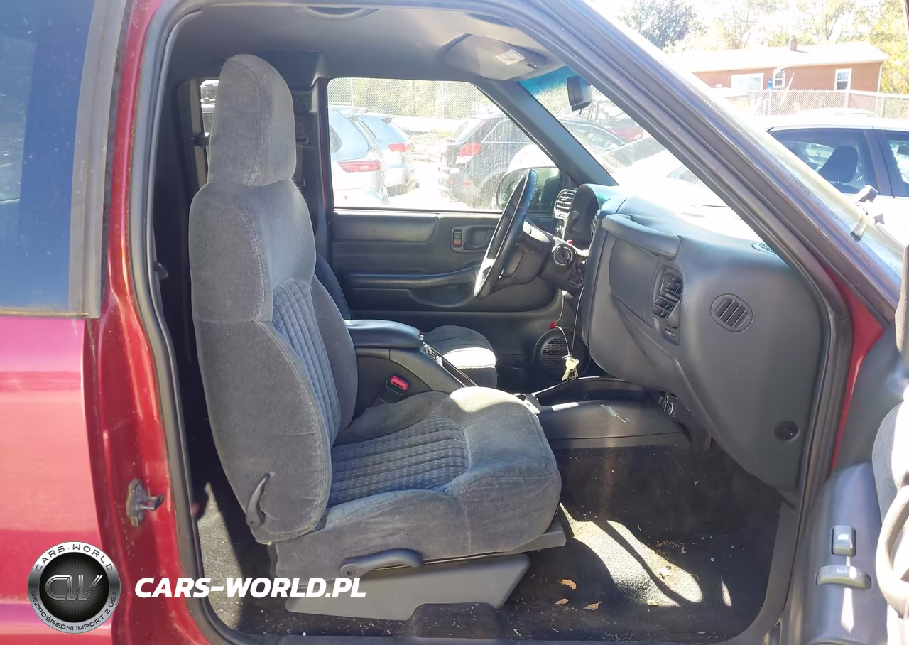 2000 Chevrolet S-10 Ls VIN:1GCCS1955Y8284959 - 5