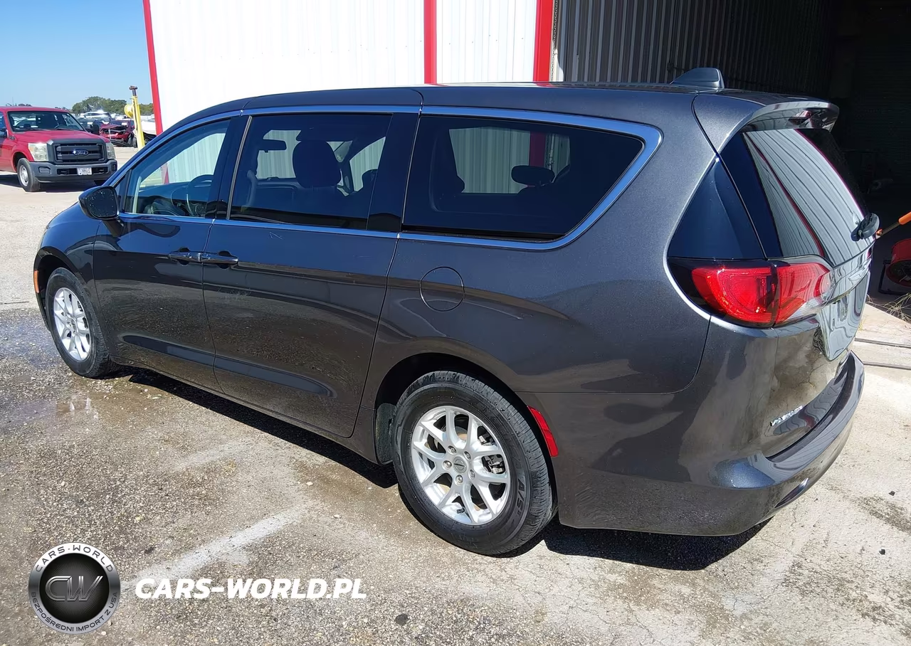 2022 Chrysler Voyager Lx VIN:2C4RC1CG6NR127846 - 3