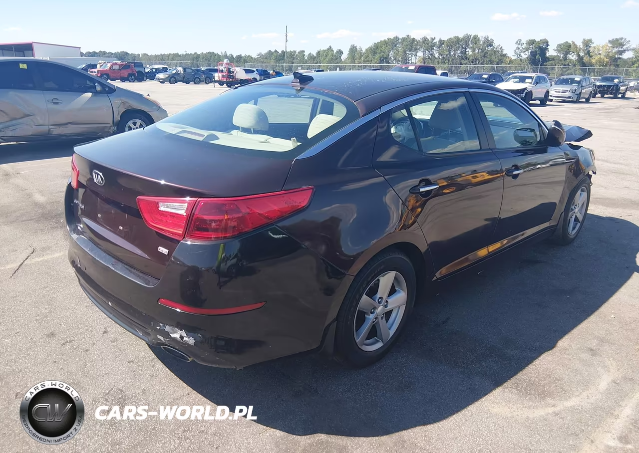 2015 Kia Optima Lx VIN:5XXGM4A71FG380141 - 4