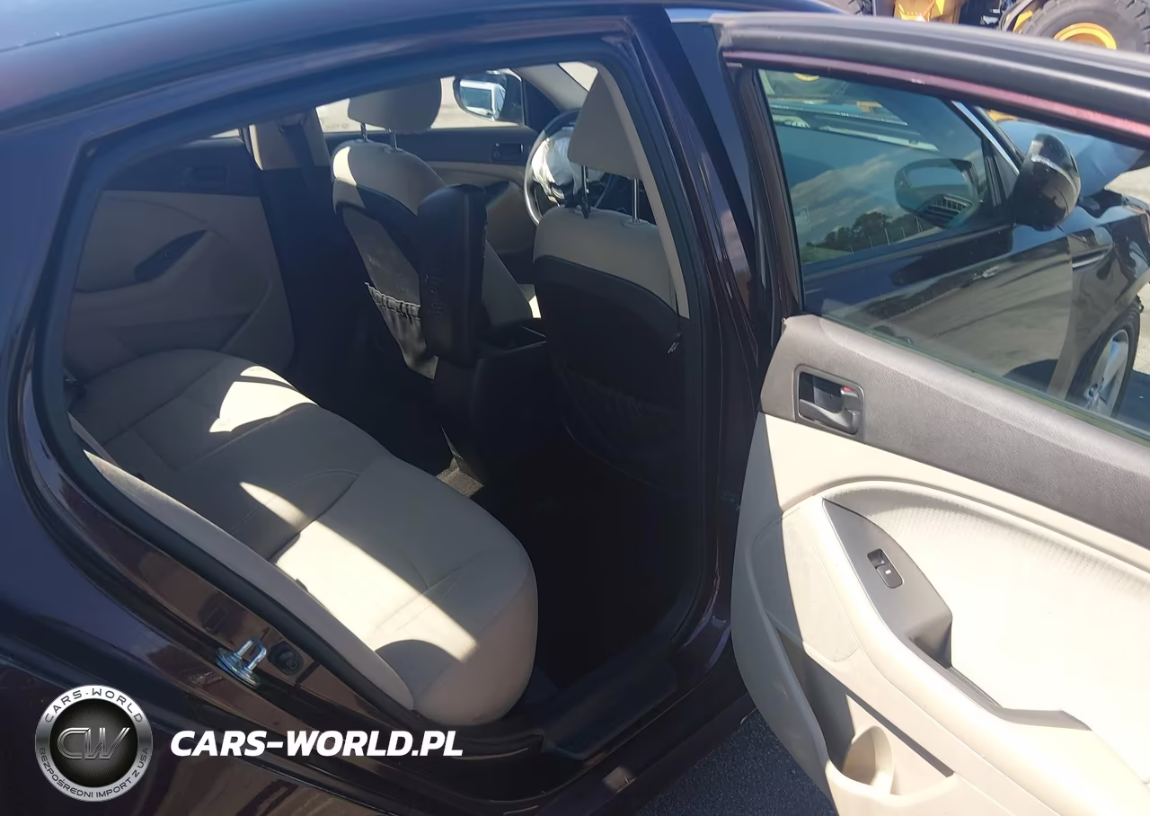2015 Kia Optima Lx VIN:5XXGM4A71FG380141 - 8