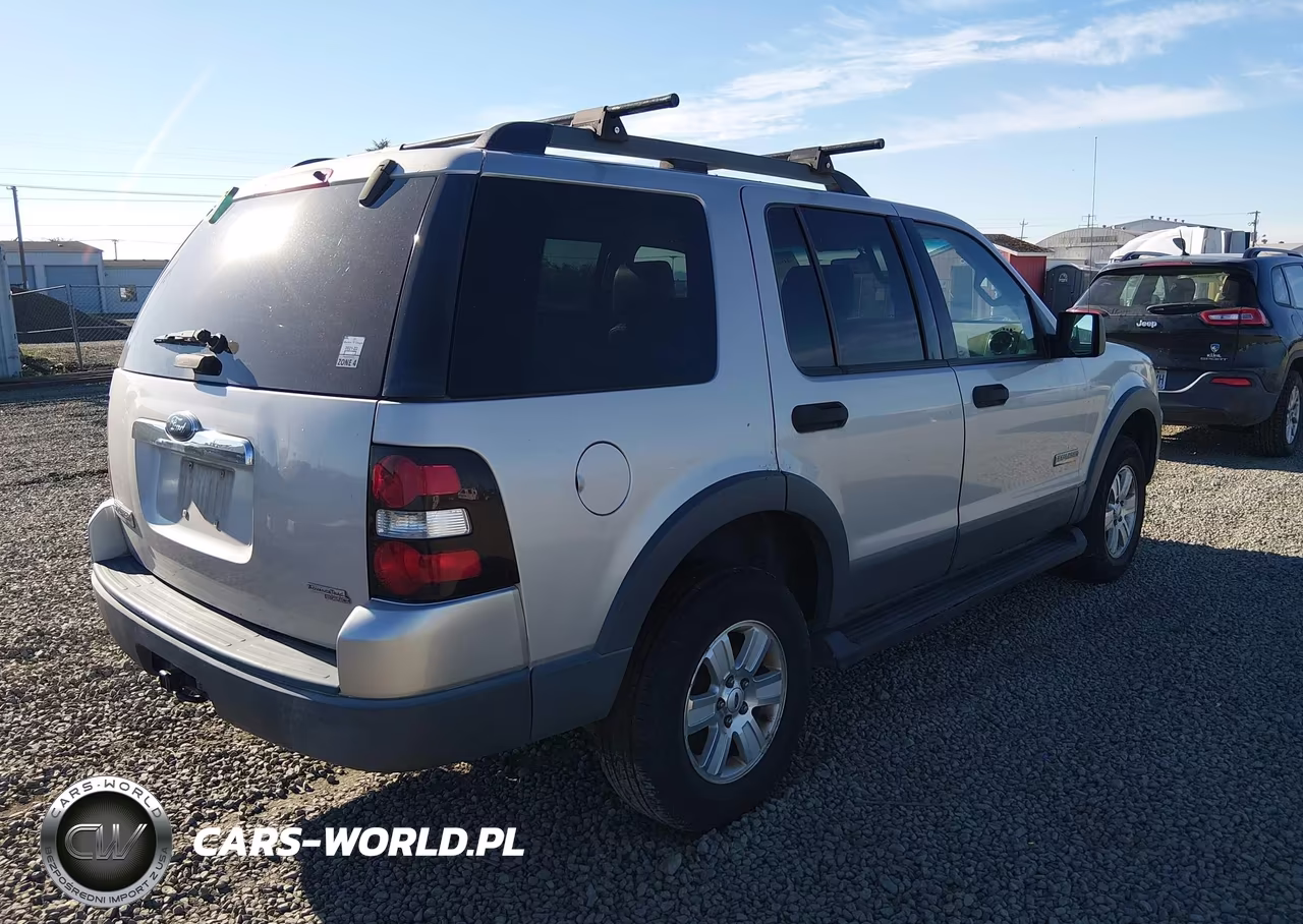 2006 Ford Explorer Xlt VIN:1FMEU73E76UB44796 - 4