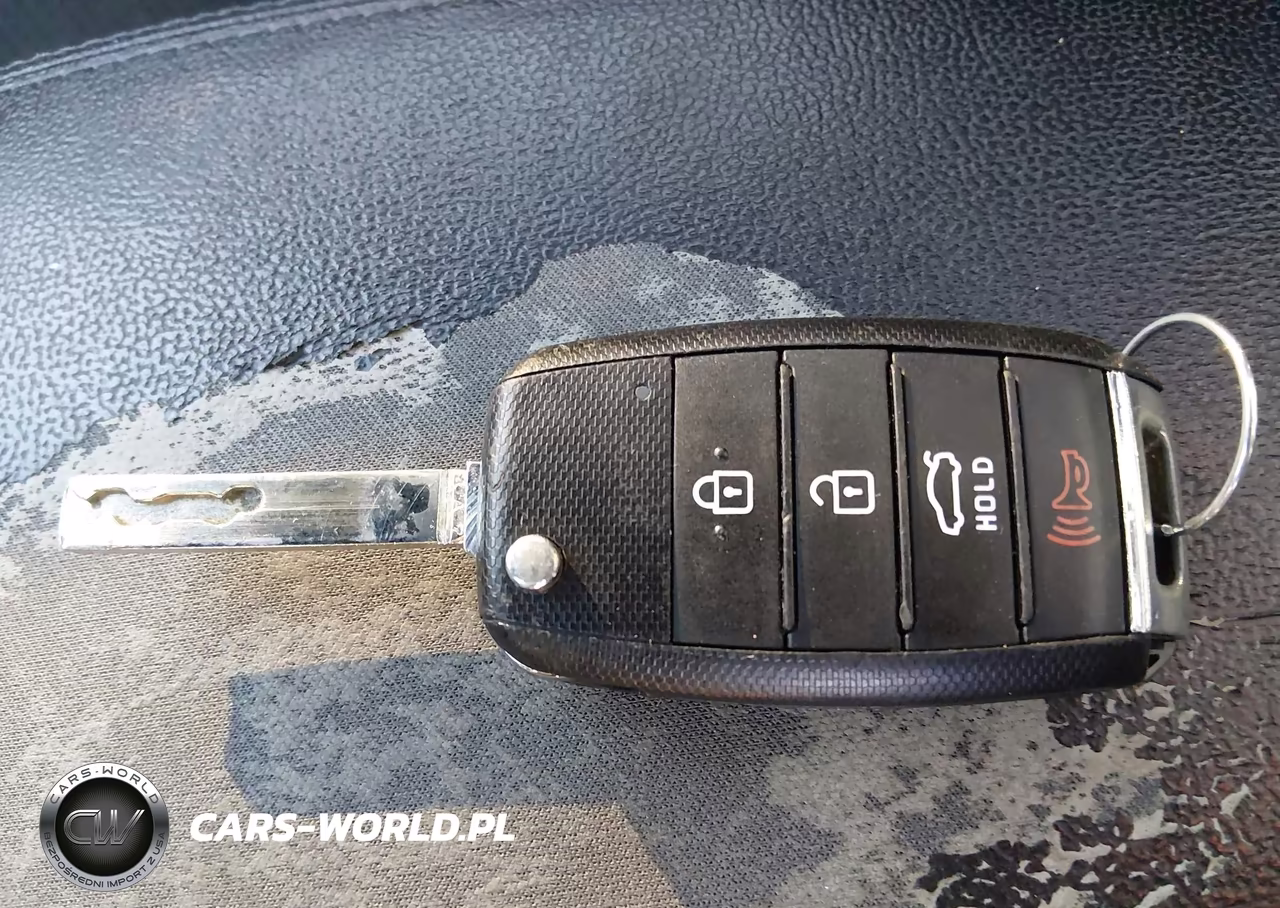 2018 Kia Optima S VIN:5XXGT4L39JG244426 - 11