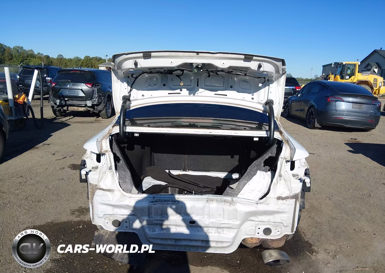 2018 Kia Optima S VIN:5XXGT4L39JG244426 - 16