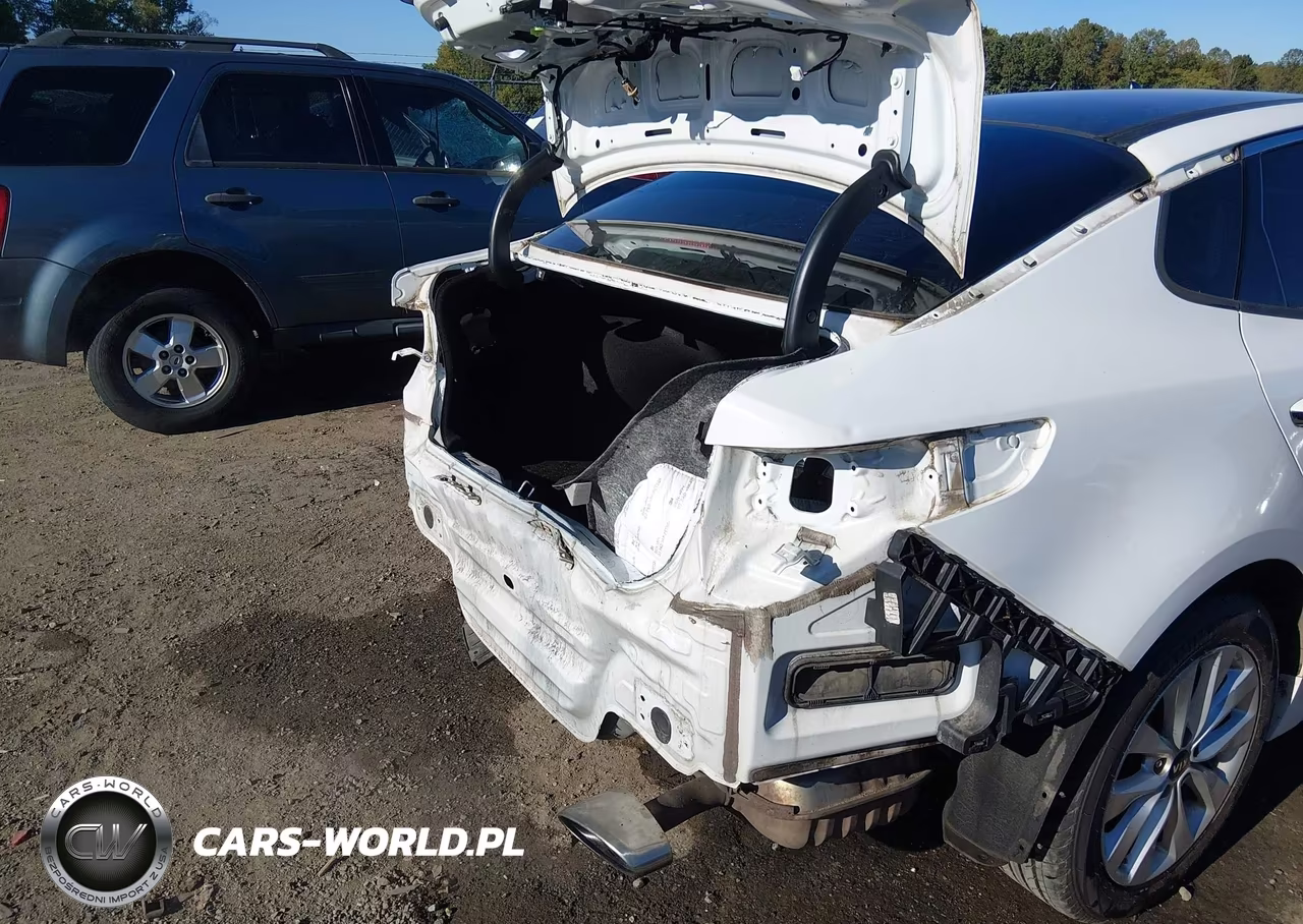 2018 Kia Optima S VIN:5XXGT4L39JG244426 - 6