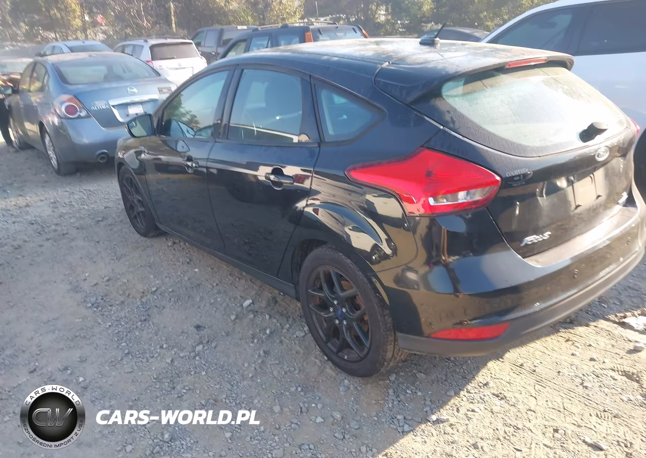 2016 Ford Focus Se VIN:1FADP3K20GL277646 - 3