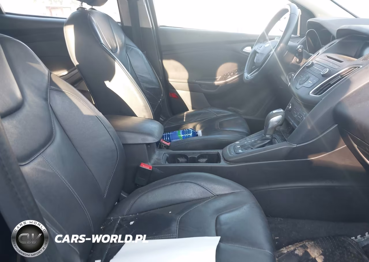 2016 Ford Focus Se VIN:1FADP3K20GL277646 - 5