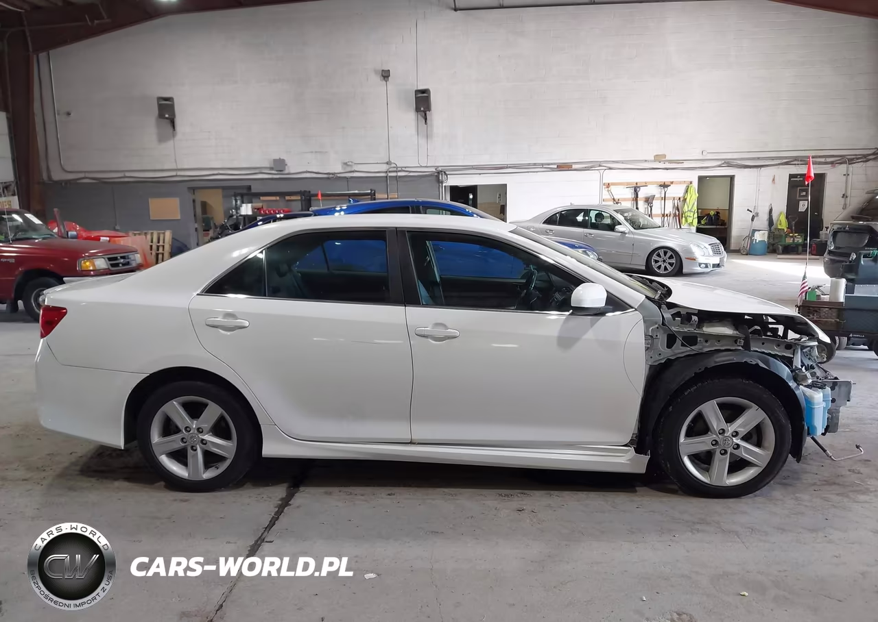2014 Toyota Camry Se VIN:4T1BF1FK8EU759058 - 14