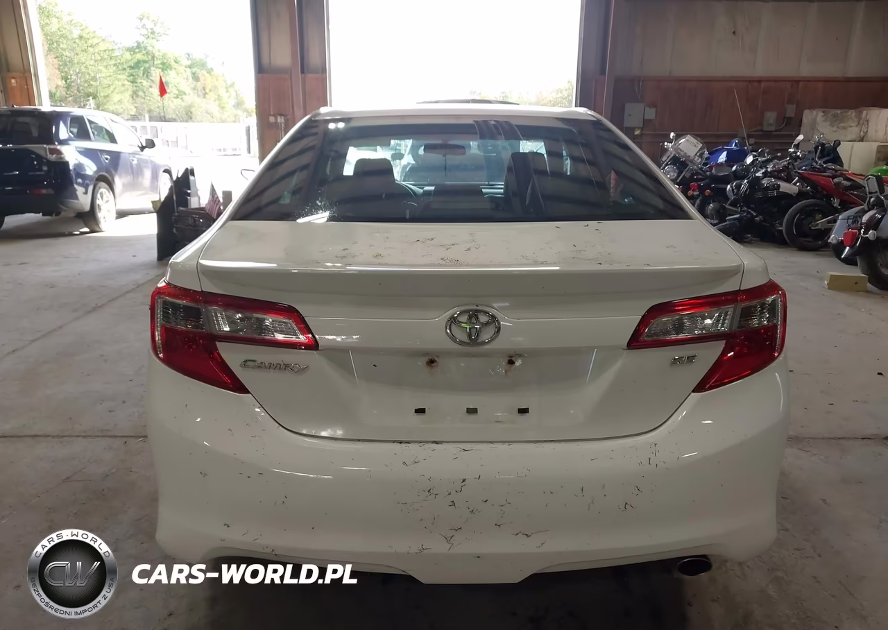 2014 Toyota Camry Se VIN:4T1BF1FK8EU759058 - 17