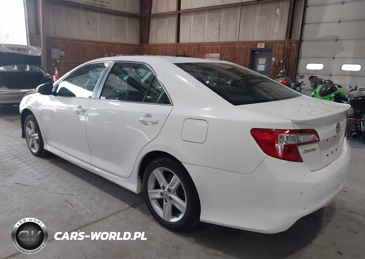 2014 Toyota Camry Se VIN:4T1BF1FK8EU759058 - 3