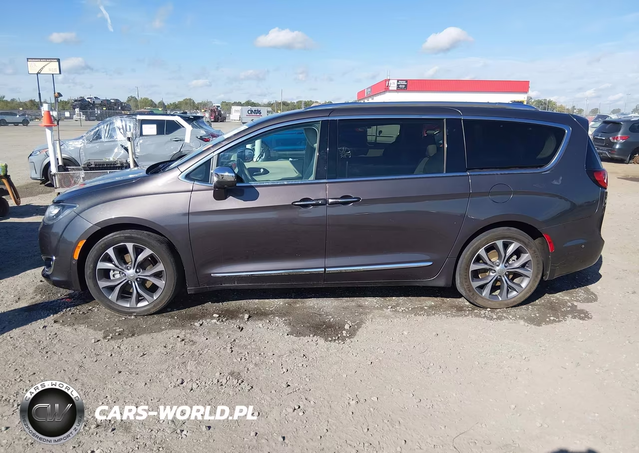 2017 Chrysler Pacifica Limited VIN:2C4RC1GG0HR504329 - 14