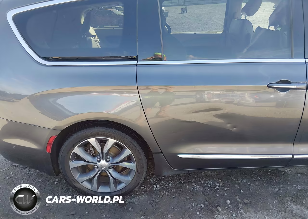 2017 Chrysler Pacifica Limited VIN:2C4RC1GG0HR504329 - 19