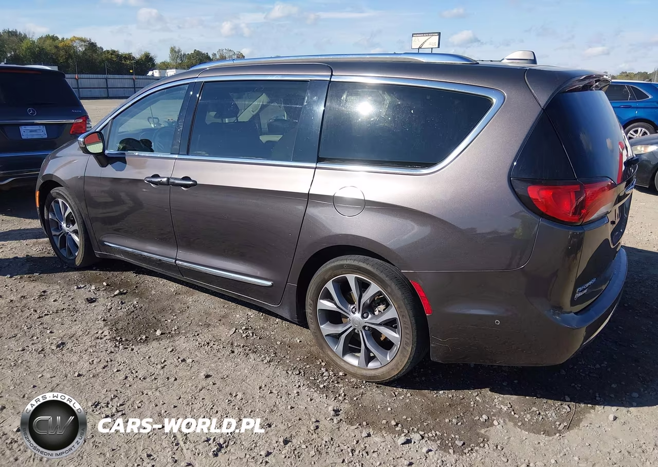 2017 Chrysler Pacifica Limited VIN:2C4RC1GG0HR504329 - 3