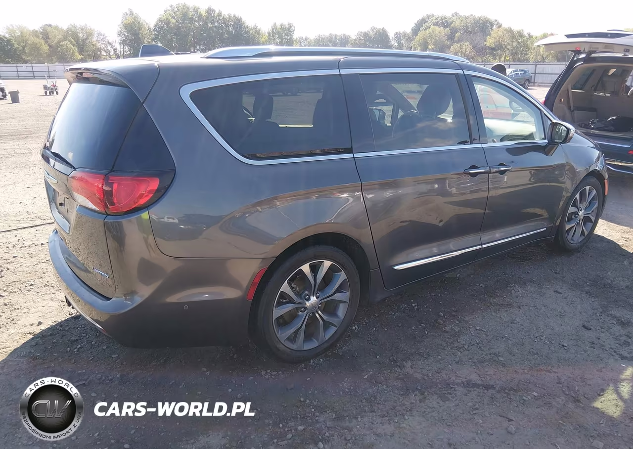 2017 Chrysler Pacifica Limited VIN:2C4RC1GG0HR504329 - 4