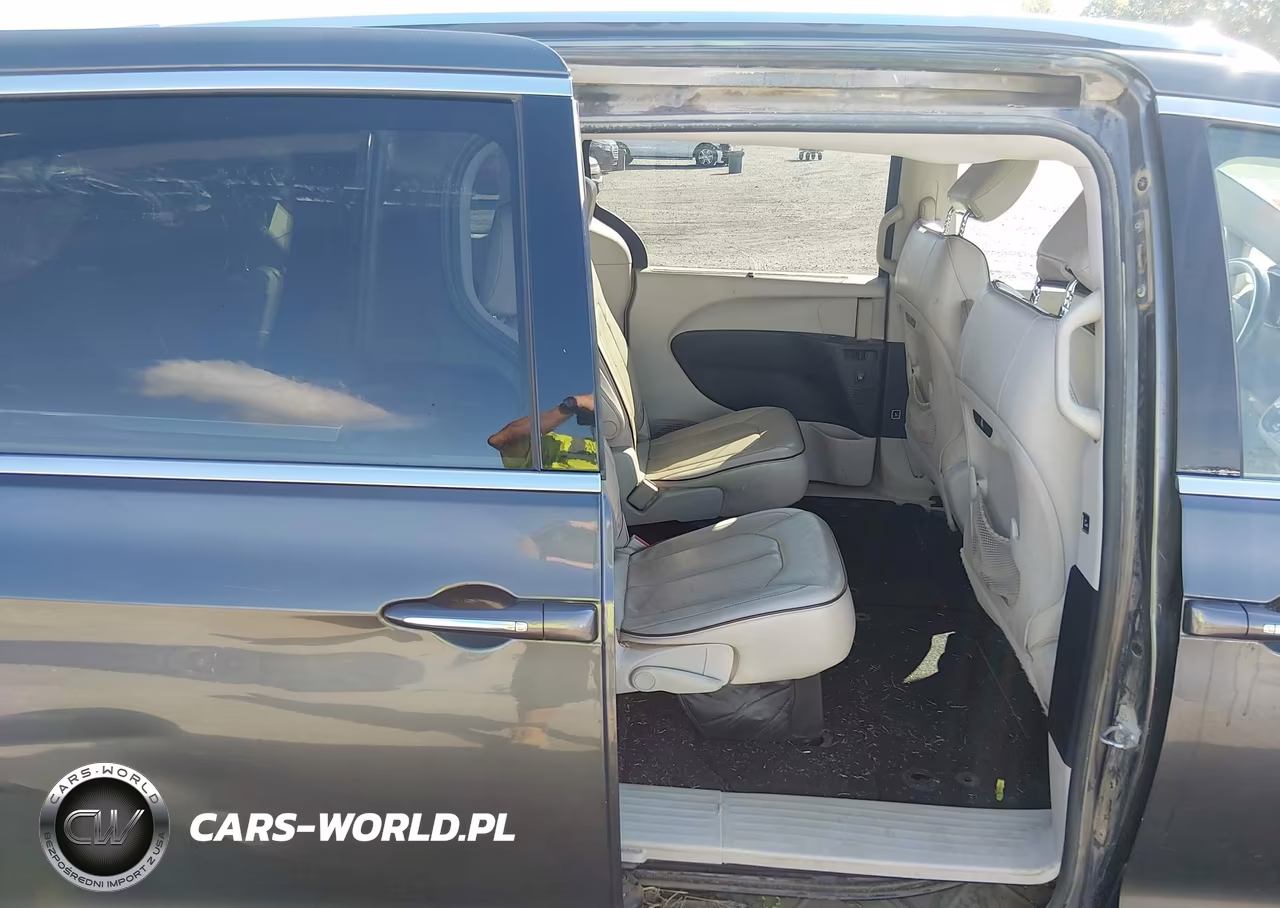 2017 Chrysler Pacifica Limited VIN:2C4RC1GG0HR504329 - 8