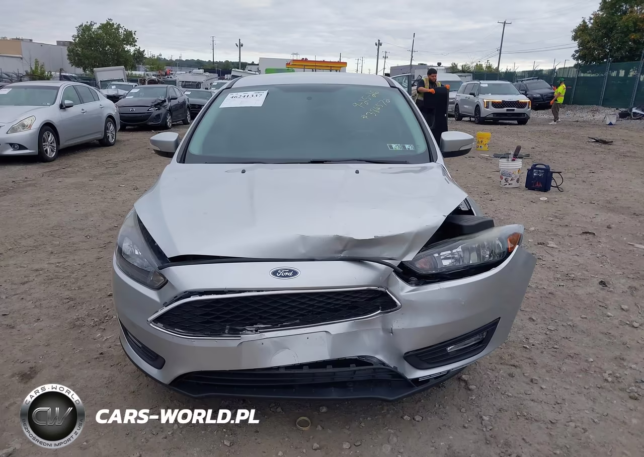 2015 Ford Focus Se VIN:1FADP3K27FL386572 - 11