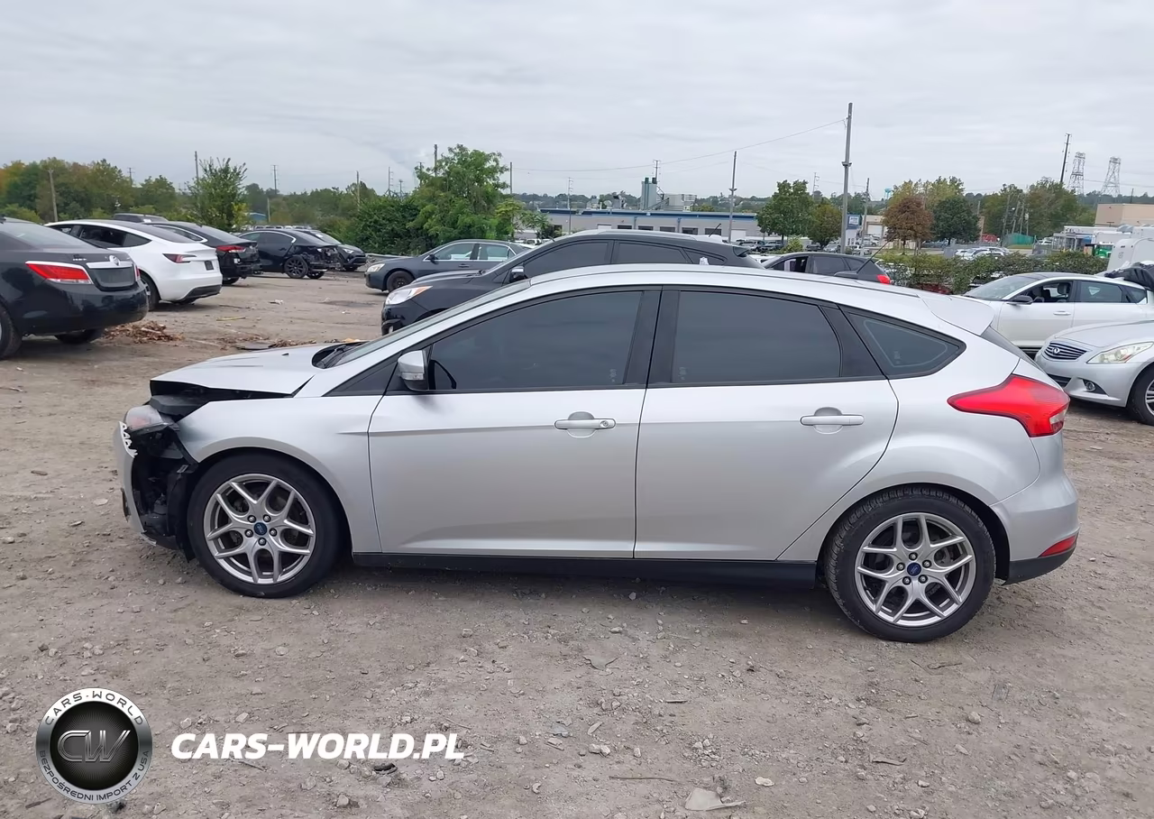 2015 Ford Focus Se VIN:1FADP3K27FL386572 - 13