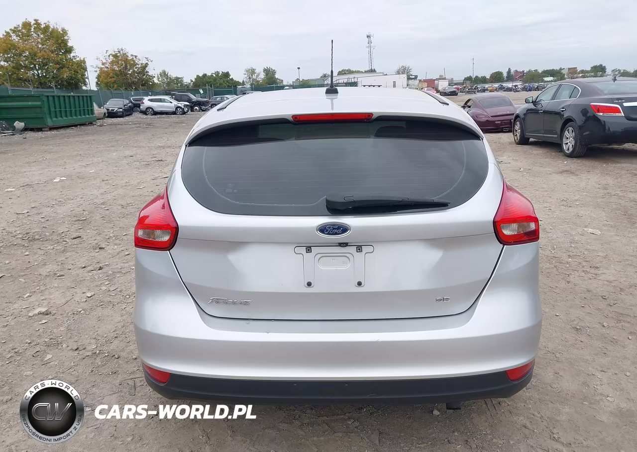 2015 Ford Focus Se VIN:1FADP3K27FL386572 - 15