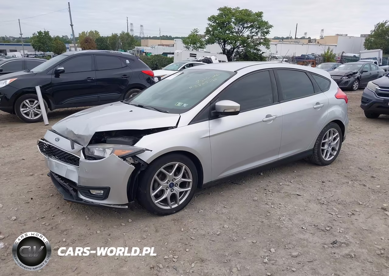 2015 Ford Focus Se VIN:1FADP3K27FL386572 - 2