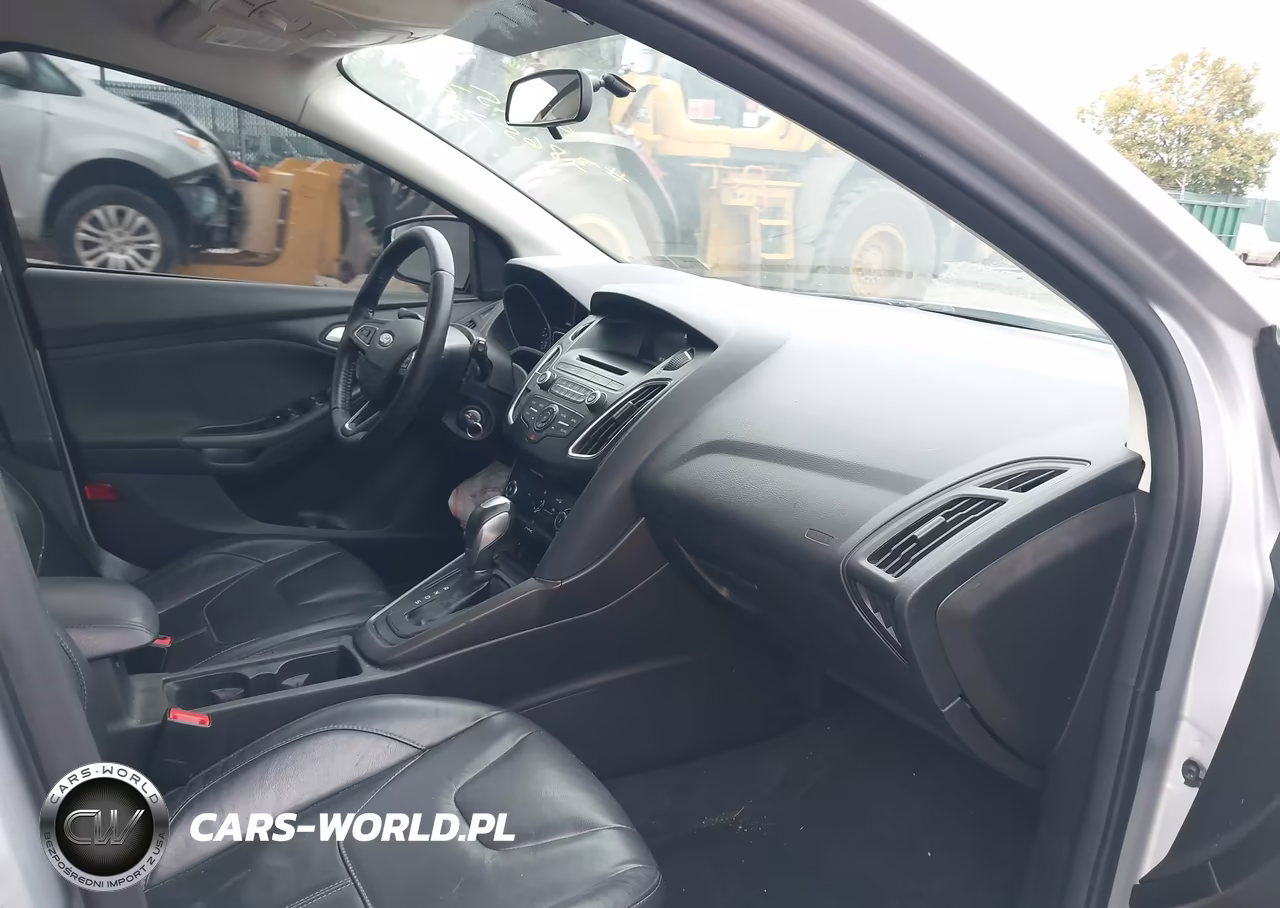 2015 Ford Focus Se VIN:1FADP3K27FL386572 - 5