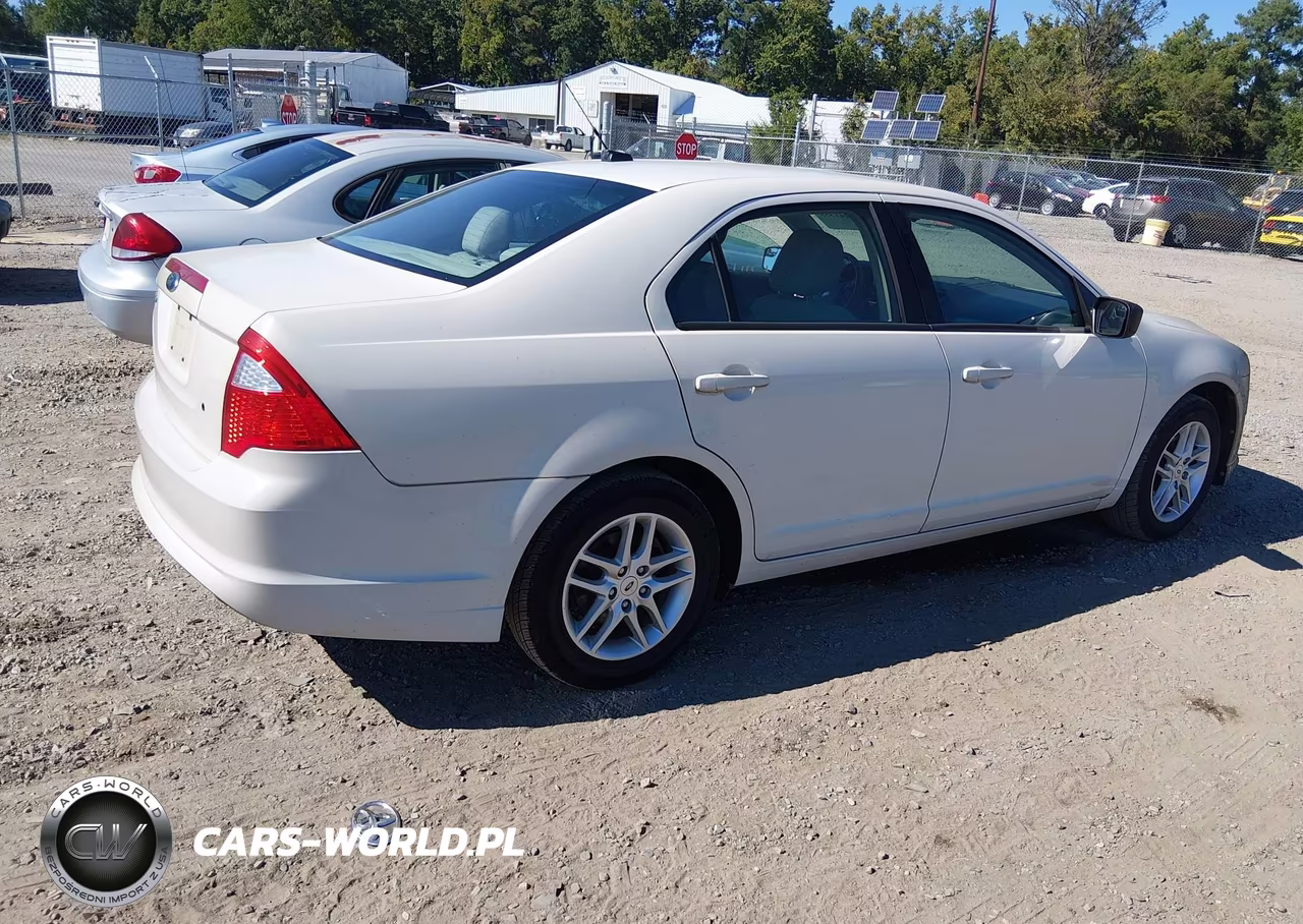 2012 Ford Fusion S VIN:3FAHP0GA5CR122294 - 4