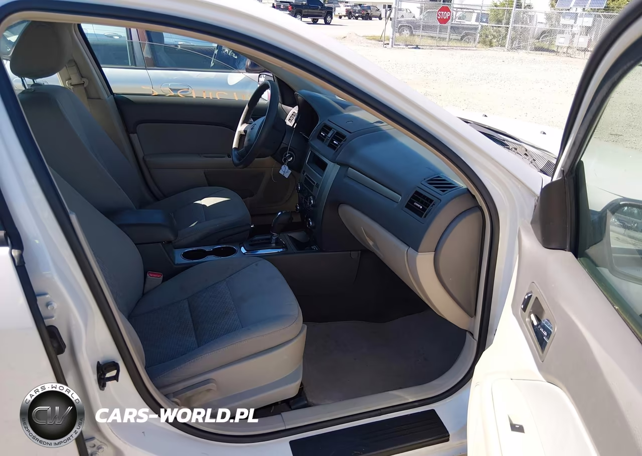2012 Ford Fusion S VIN:3FAHP0GA5CR122294 - 5