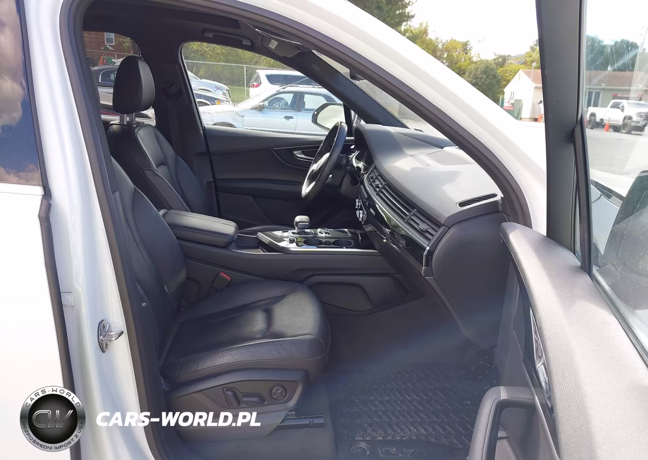 2017 Audi Q7 3.0T Premium VIN:WA1VAAF74HD012423 - 5