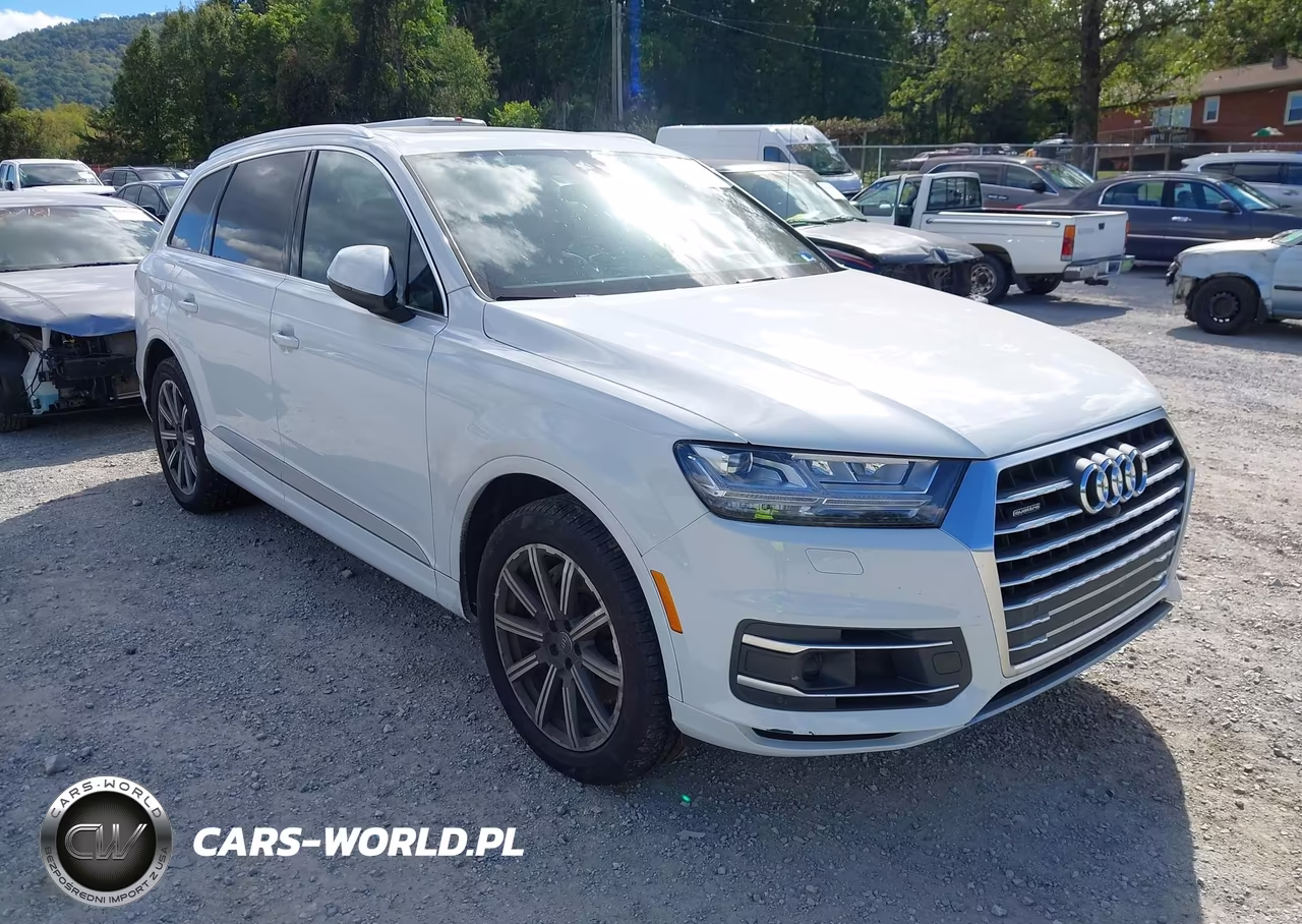 2017 Audi Q7 3.0T Premium VIN:WA1VAAF74HD012423 - 6