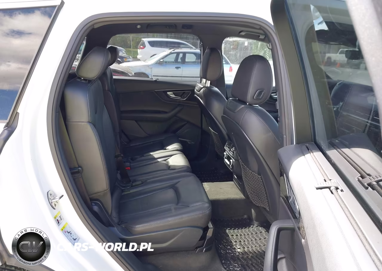 2017 Audi Q7 3.0T Premium VIN:WA1VAAF74HD012423 - 8