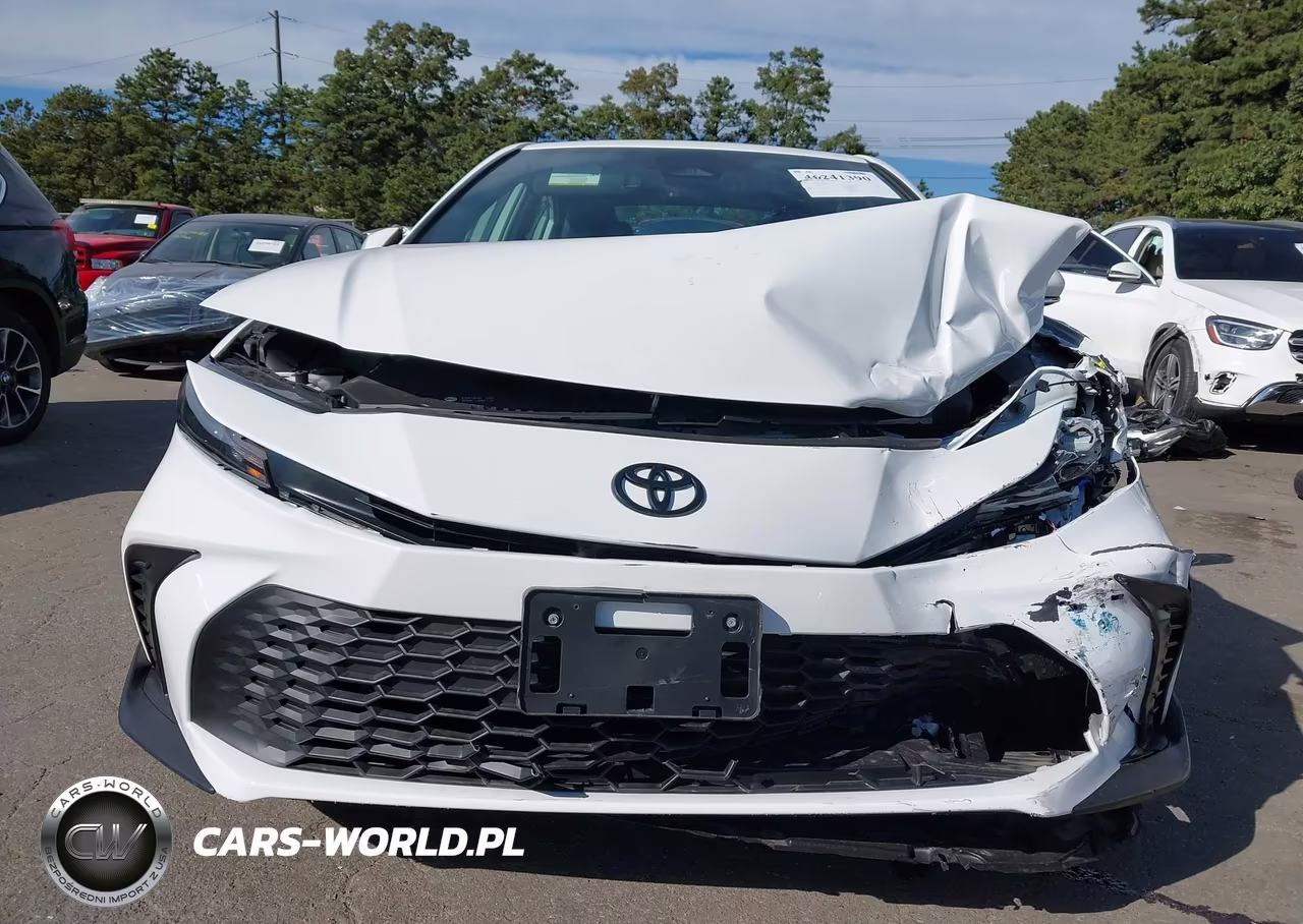 2026 Toyota Camry Se VIN:4T1DBADKXTU560680 - 13