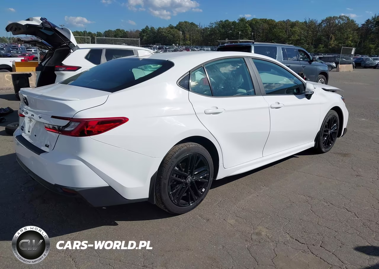 2026 Toyota Camry Se VIN:4T1DBADKXTU560680 - 4