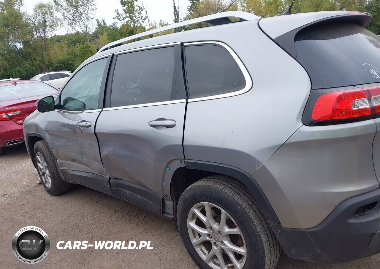 2016 Jeep Cherokee Latitude VIN:1C4PJMCB2GW304776 - 14