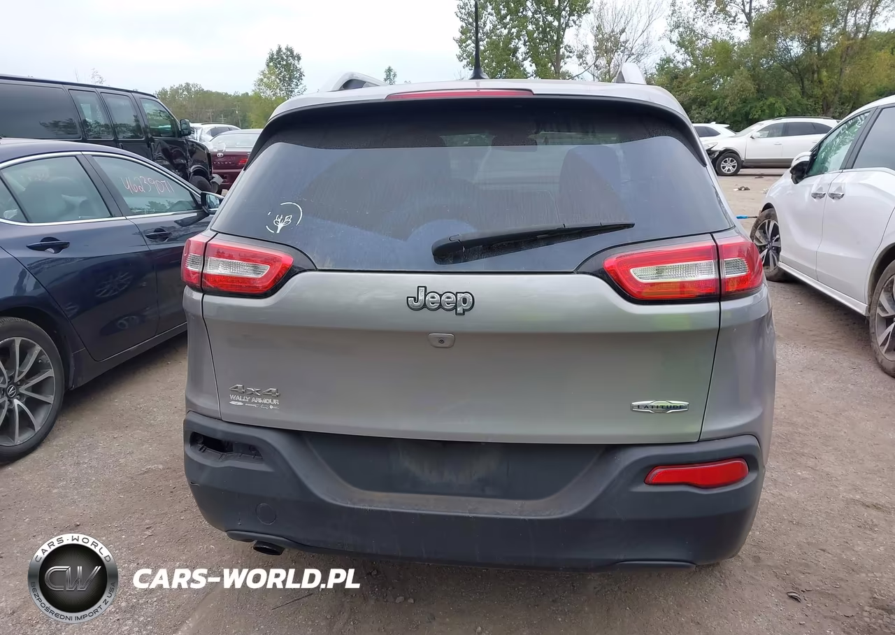 2016 Jeep Cherokee Latitude VIN:1C4PJMCB2GW304776 - 16