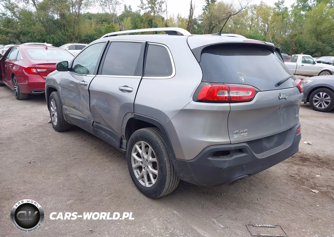 2016 Jeep Cherokee Latitude VIN:1C4PJMCB2GW304776 - 3