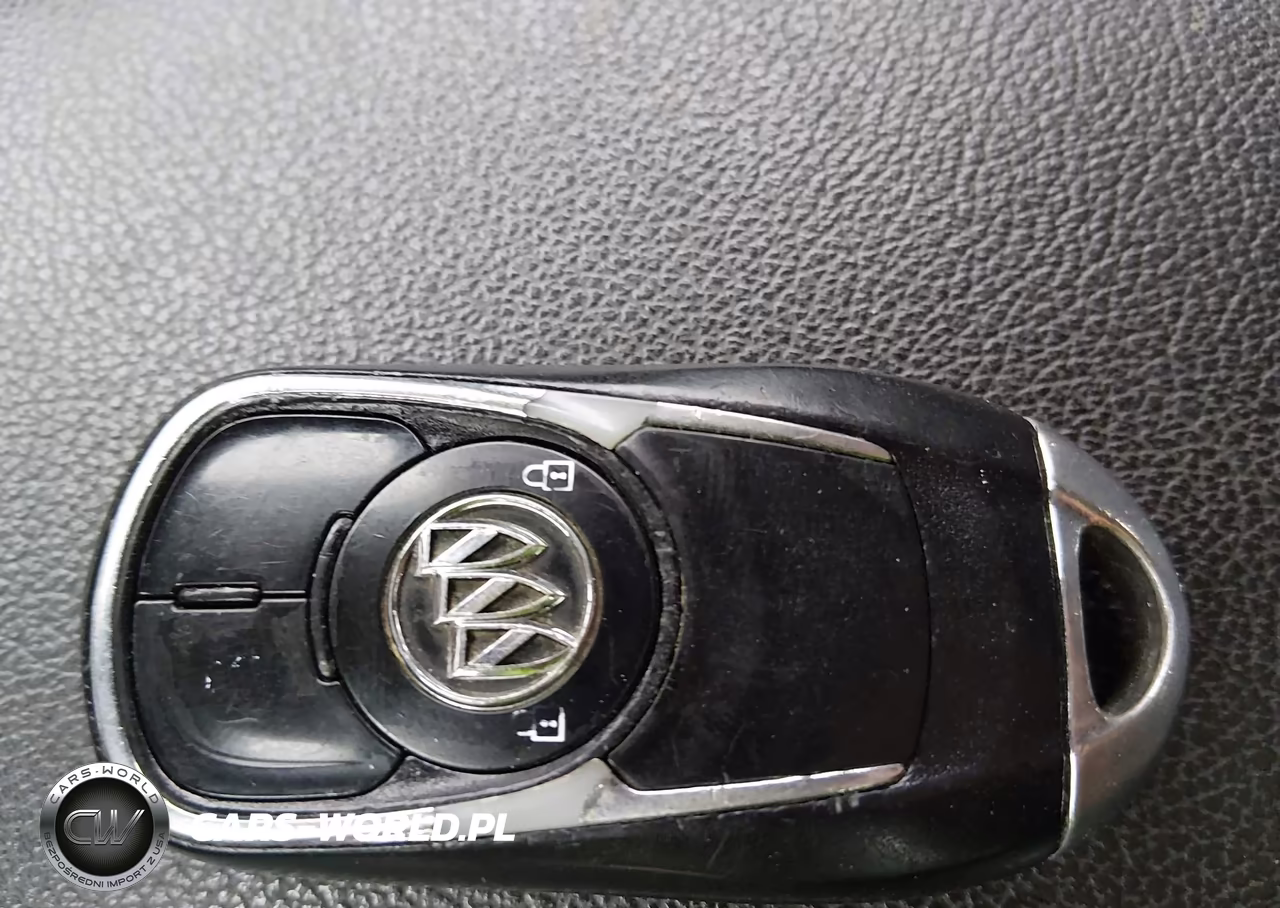 2018 Buick Regal Tourx Preferred VIN:W04GU8SX0J1132452 - 11