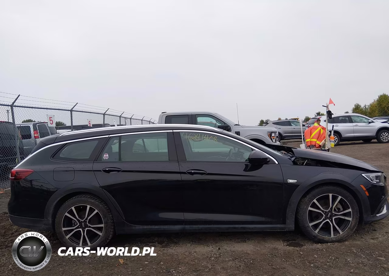 2018 Buick Regal Tourx Preferred VIN:W04GU8SX0J1132452 - 13