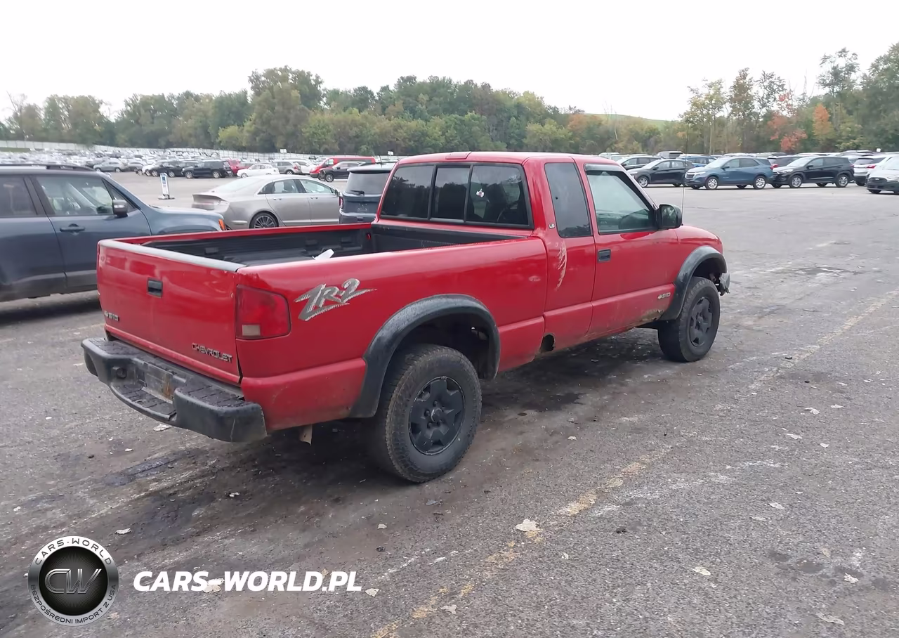 2003 Chevrolet S-10 Ls VIN:1GCCT19X638201661 - 4