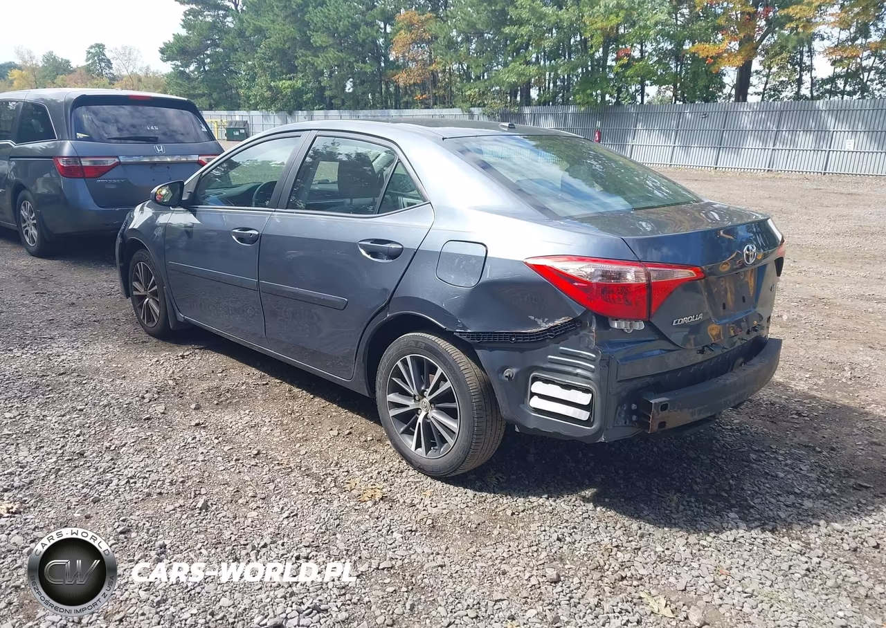 2017 Toyota Corolla Le VIN:2T1BURHE5HC775865 - 3