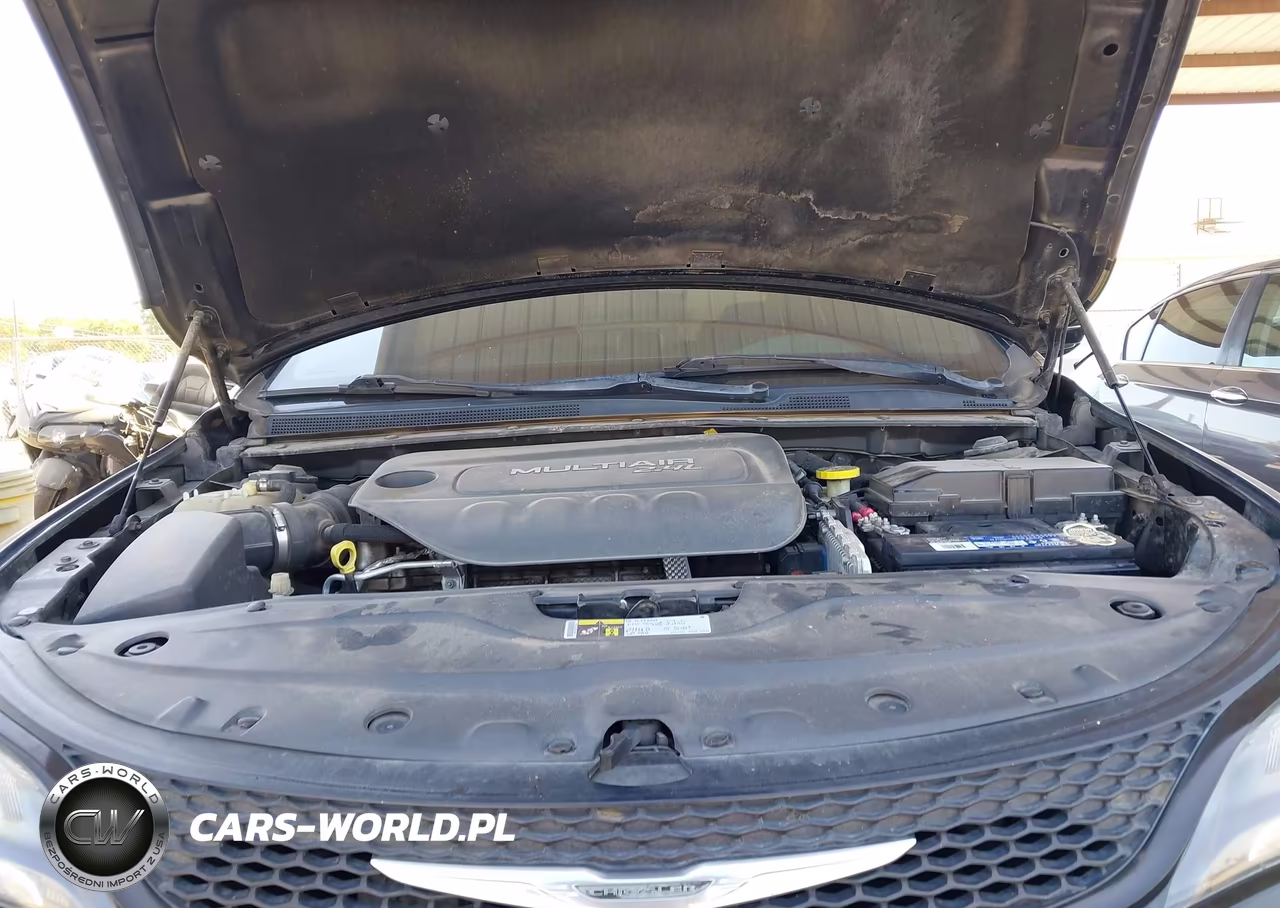 2015 Chrysler 200 S VIN:1C3CCCBB2FN596944 - 10