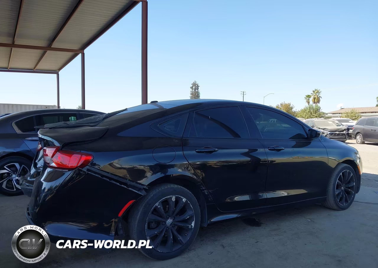 2015 Chrysler 200 S VIN:1C3CCCBB2FN596944 - 13