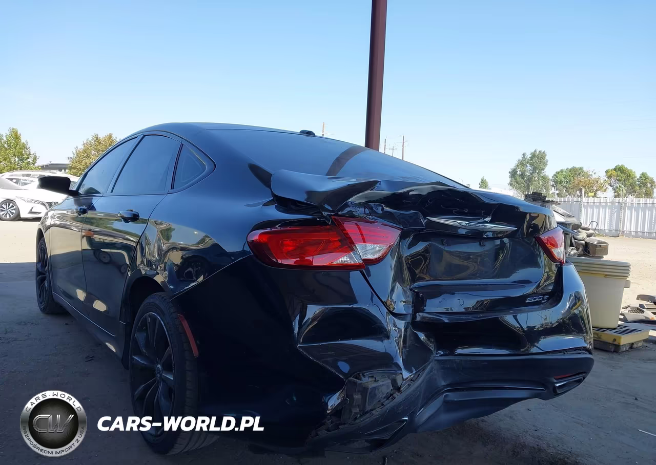 2015 Chrysler 200 S VIN:1C3CCCBB2FN596944 - 3